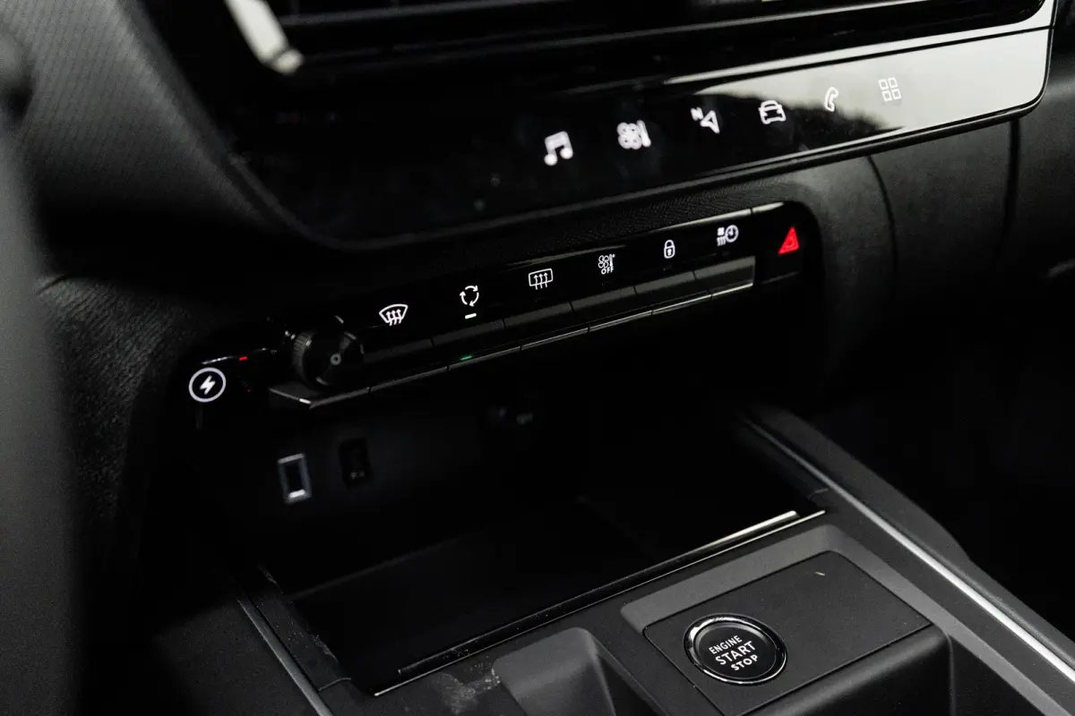 1.6 Plug-in Hybrid 180 Feel