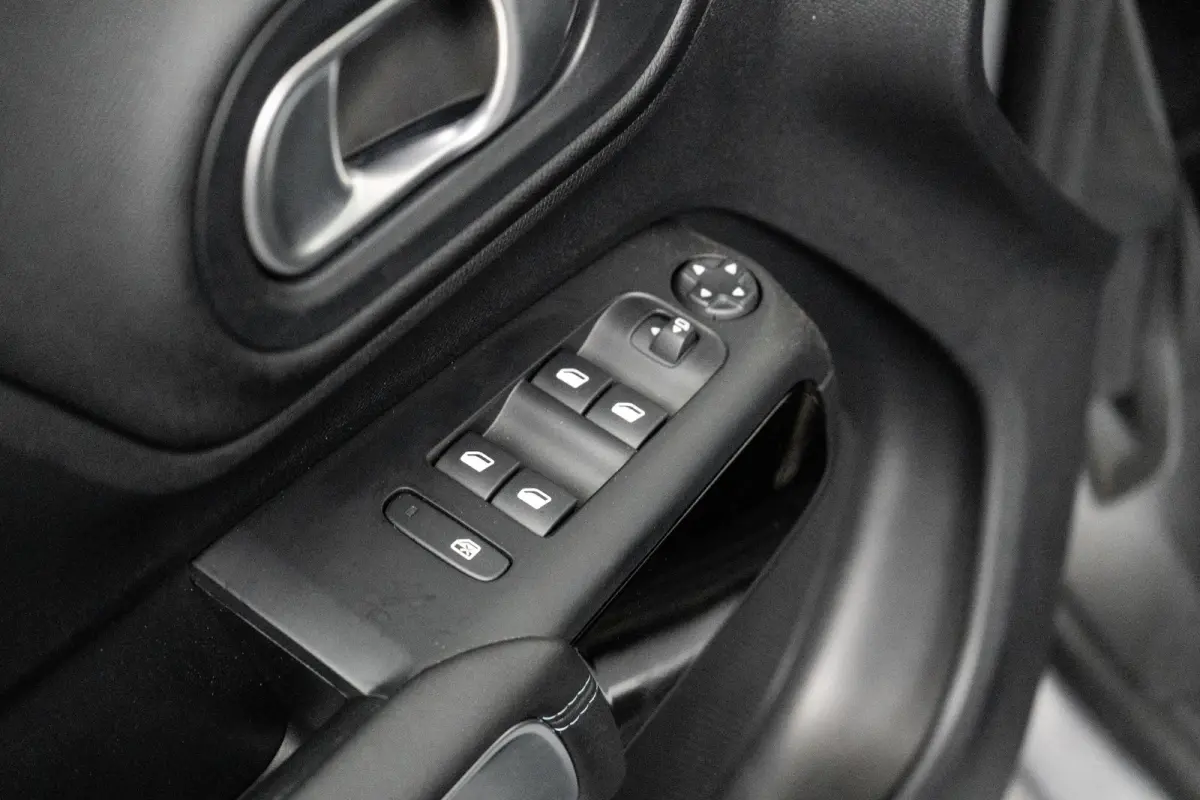 1.6 Plug-in Hybrid 180 Feel