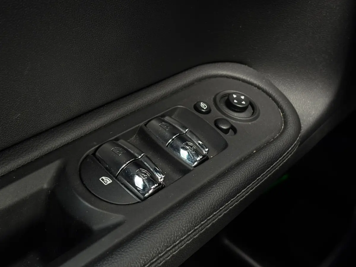 1.5 136pk Cooper Dutch Made Edition | Apple Carplay/Android Auto|telefoonintegratie premium | Audio installatie premium | Buitenspiegels elektrisch inklapbaar
