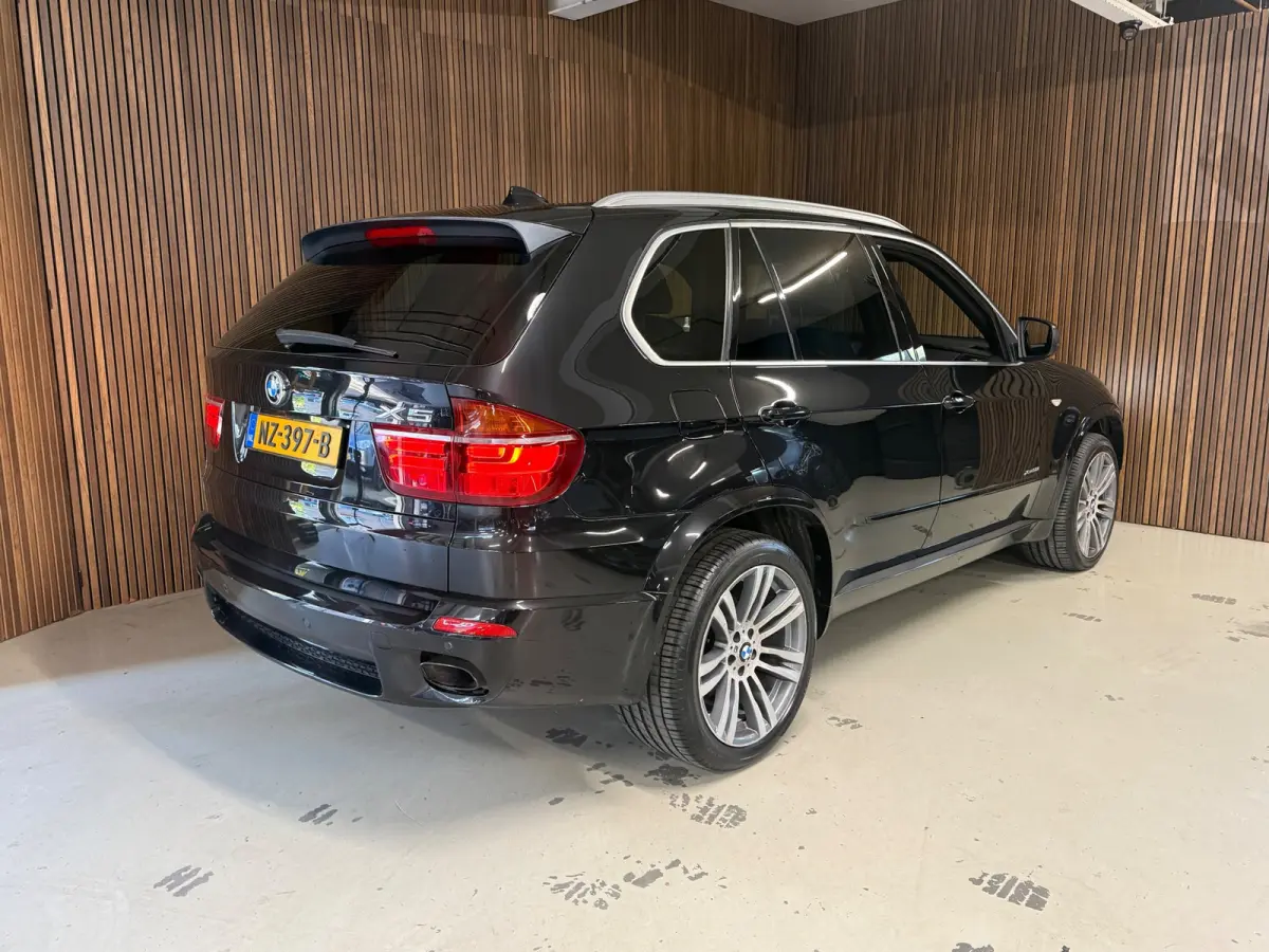 XDrive50i - M Pakket - nwe Klepseals