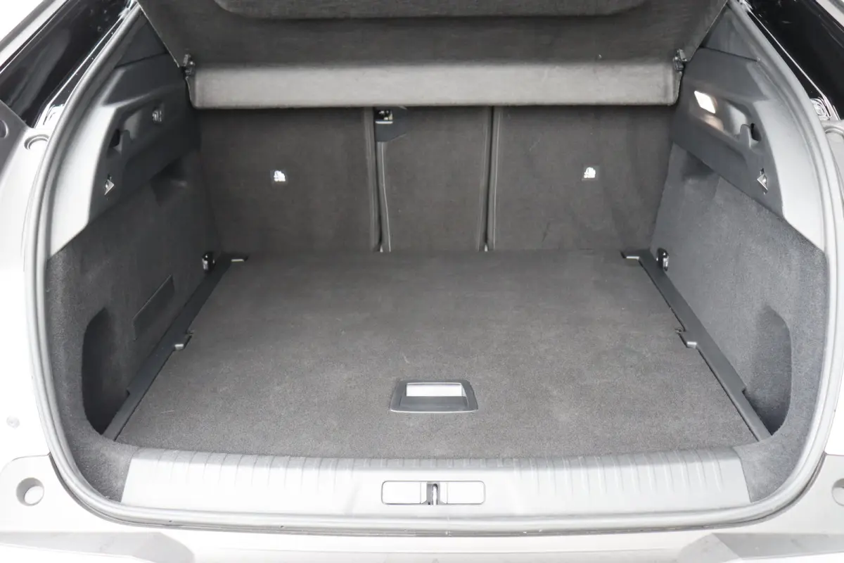 1.2 HYBRID 145PK GT AUTOMAAT / NAVI / LEDER / CLIMA / LED / PDC / 19" LMV / CAMERA / WINTERPAKKET / ADAPT. CRUISECONTROL / 1E EIGENAAR / NIEUWSTAAT !!