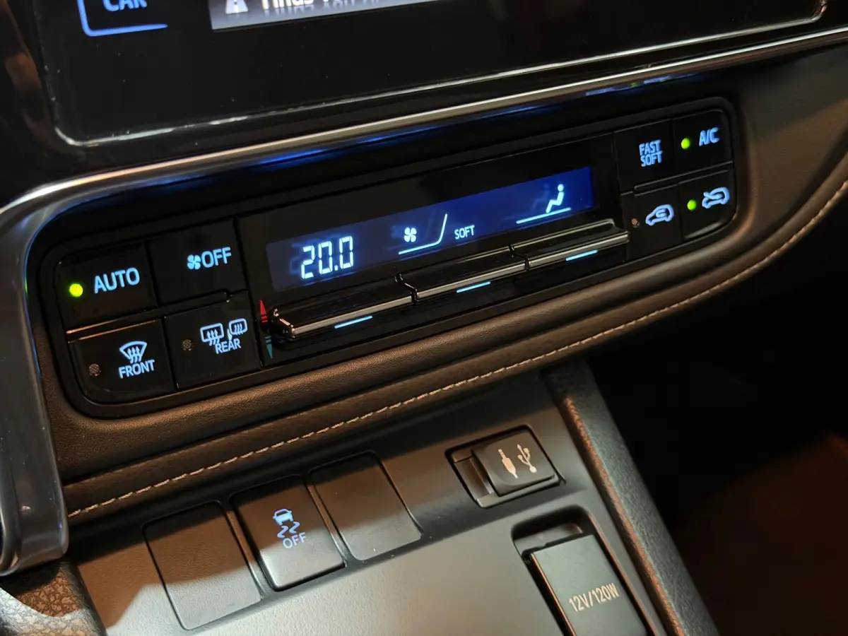 1.8 Hybrid Executive LED/NAVI/PANO/CRUISE/LANE-ASSIST/CAMERA/CLIMATE/BT-AUDIO/DEALER-ONDERHOUDEN/GARANTIE
