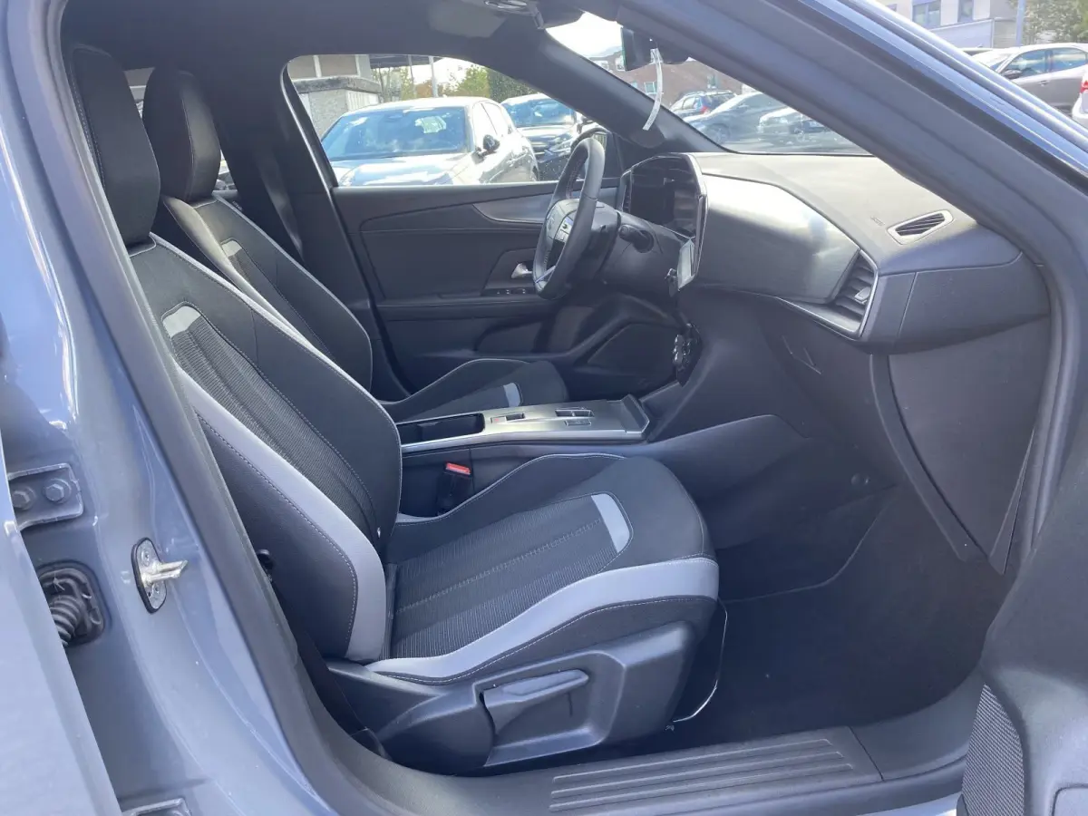 1.2 Turbo Hybrid GS ** MATRIX, ACC, COMFORT PACK MET VERW. STUUR, CAMERA, APPLE  ** Ex OPEL AG - UNFALLFREI ** ** INFORMEER OOK NAAR ONZE AANTREKKELIJKE FINANCIAL-LEASE TARIEVEN **