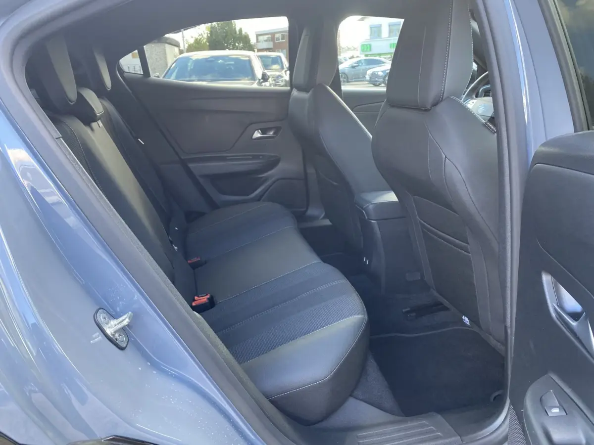 1.2 Turbo Hybrid GS ** MATRIX, ACC, COMFORT PACK MET VERW. STUUR, CAMERA, APPLE  ** Ex OPEL AG - UNFALLFREI ** ** INFORMEER OOK NAAR ONZE AANTREKKELIJKE FINANCIAL-LEASE TARIEVEN **