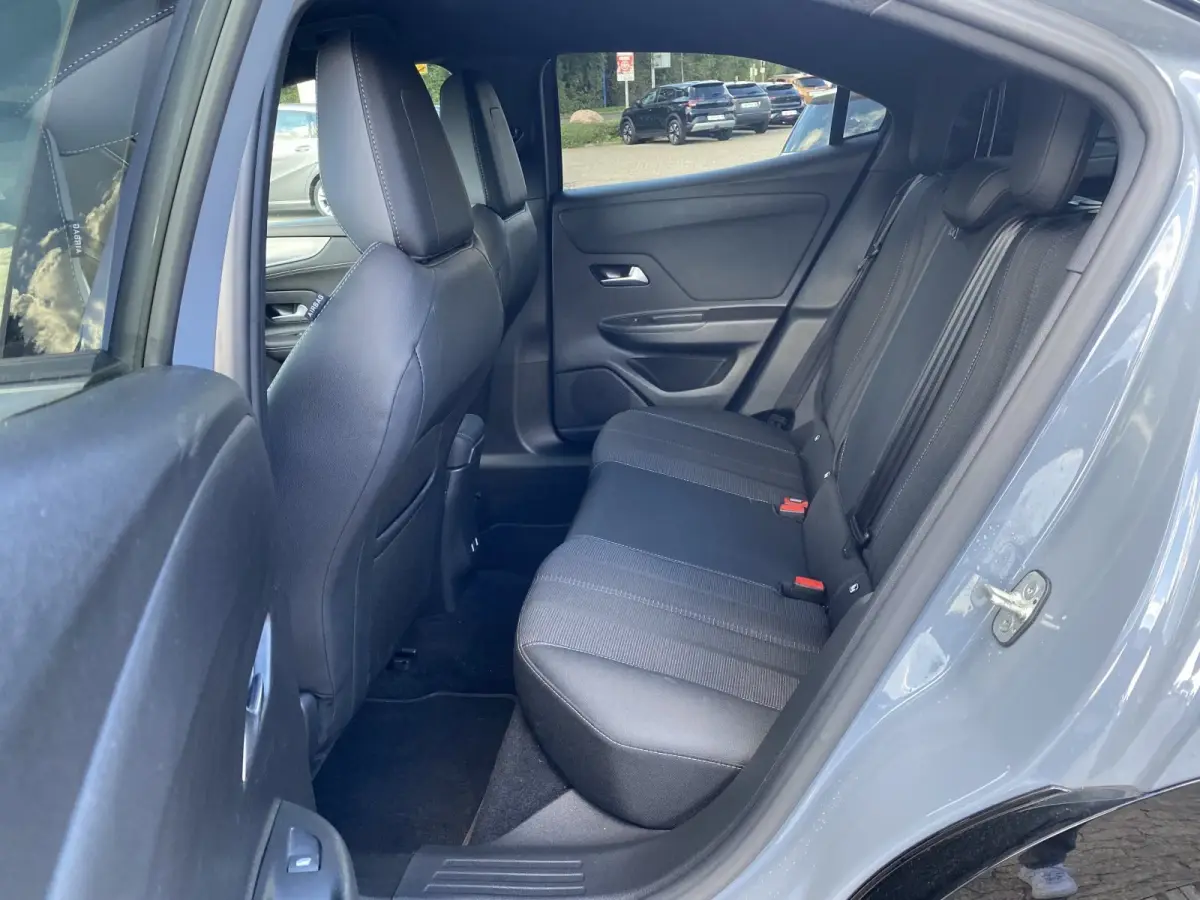 1.2 Turbo Hybrid GS ** MATRIX, ACC, COMFORT PACK MET VERW. STUUR, CAMERA, APPLE  ** Ex OPEL AG - UNFALLFREI ** ** INFORMEER OOK NAAR ONZE AANTREKKELIJKE FINANCIAL-LEASE TARIEVEN **
