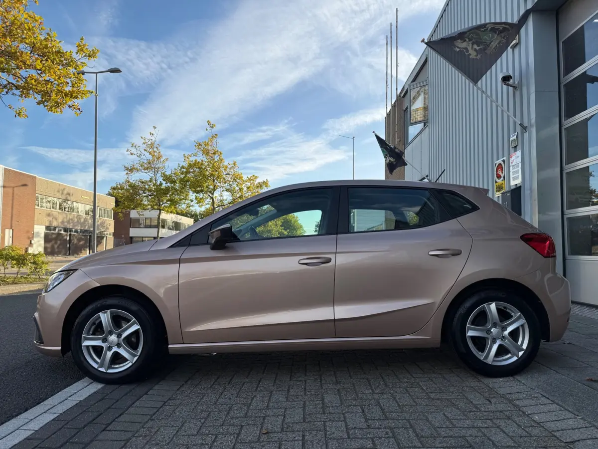 1.0 MPI Reference LMV15/AIRCO/CAMERA/NAVI/CARPLAY
