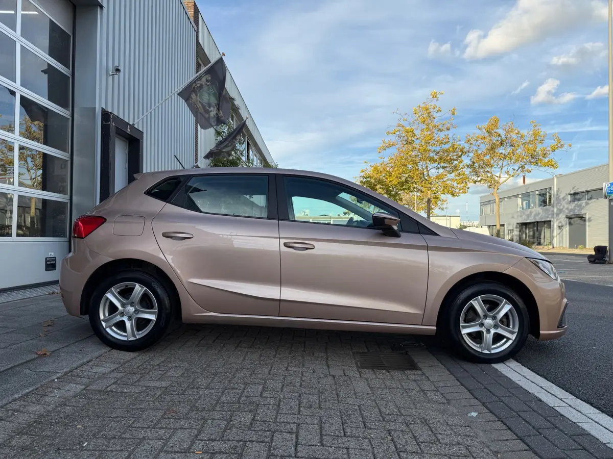 1.0 MPI Reference LMV15/AIRCO/CAMERA/NAVI/CARPLAY