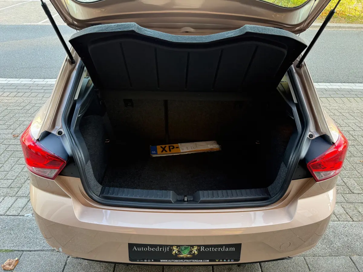 1.0 MPI Reference LMV15/AIRCO/CAMERA/NAVI/CARPLAY