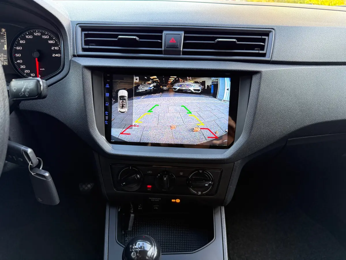 1.0 MPI Reference LMV15/AIRCO/CAMERA/NAVI/CARPLAY