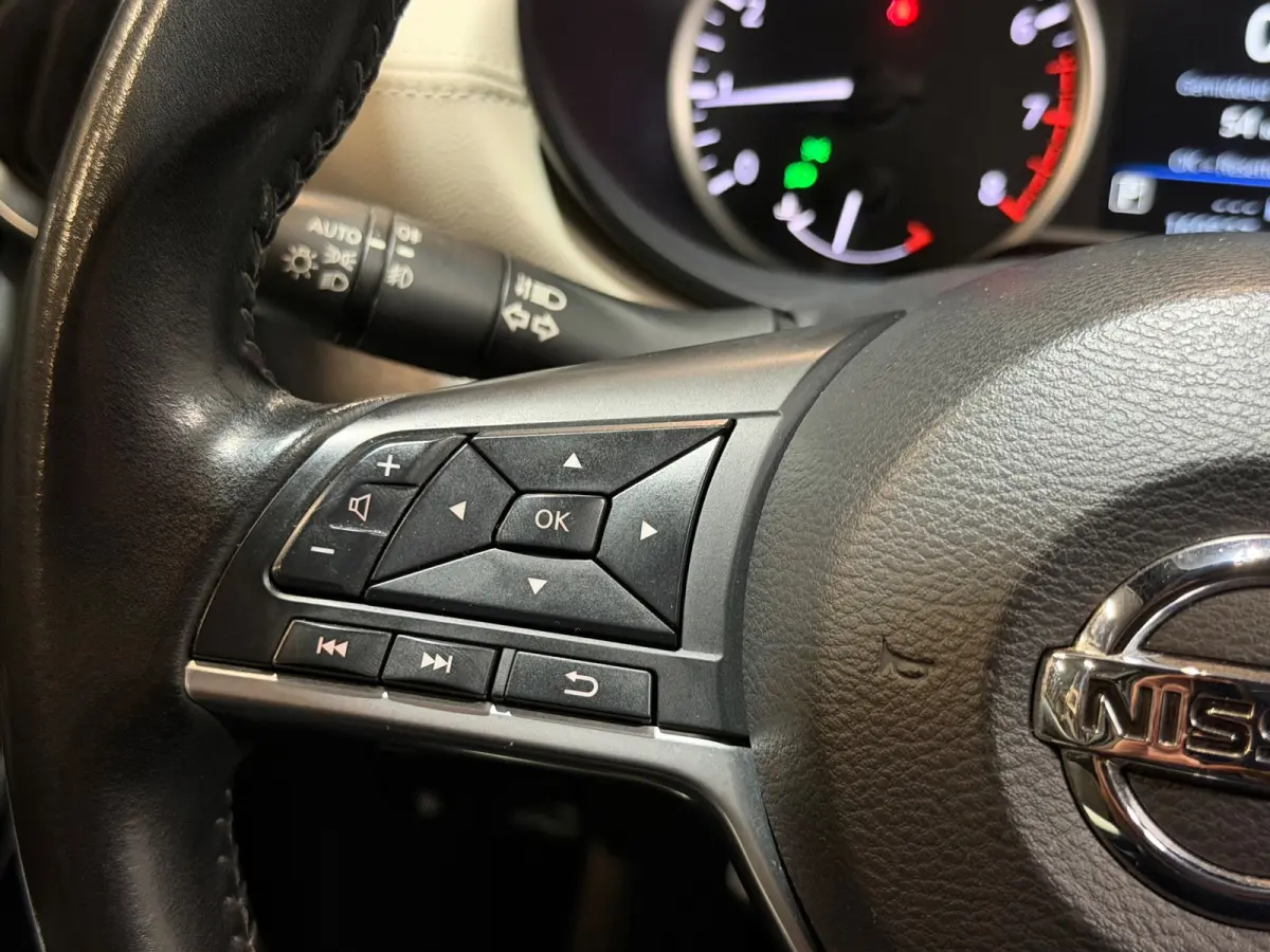 1.0 IG-T Tekna AUT/AIRCO/LED/BOSE-PERSONAL/NAVI/CARPLAY/CRUISE/KEYLESS/CAMERA/PDC/TREKHAAK/LANE-ASSIST/STOELVERW
