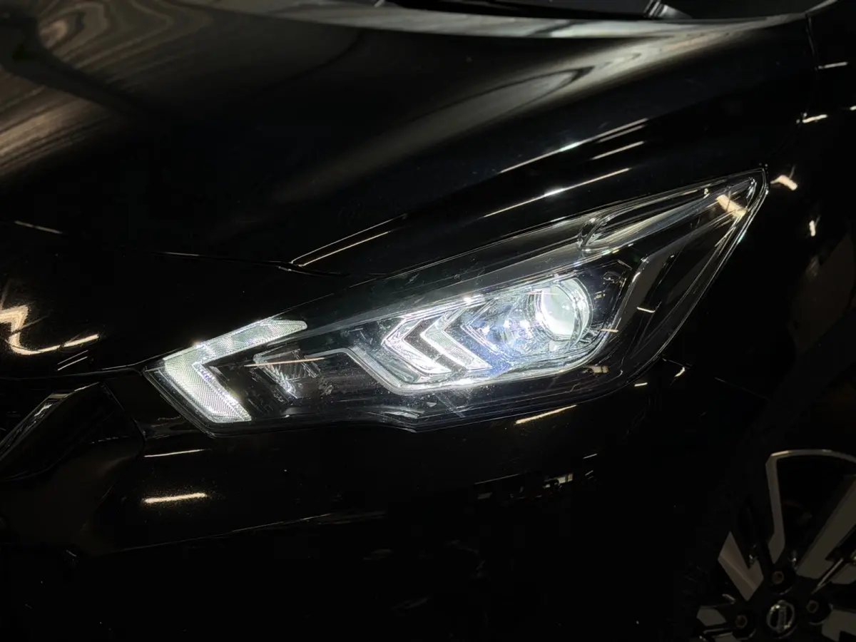 1.0 IG-T Tekna AUT/AIRCO/LED/BOSE-PERSONAL/NAVI/CARPLAY/CRUISE/KEYLESS/CAMERA/PDC/TREKHAAK/LANE-ASSIST/STOELVERW