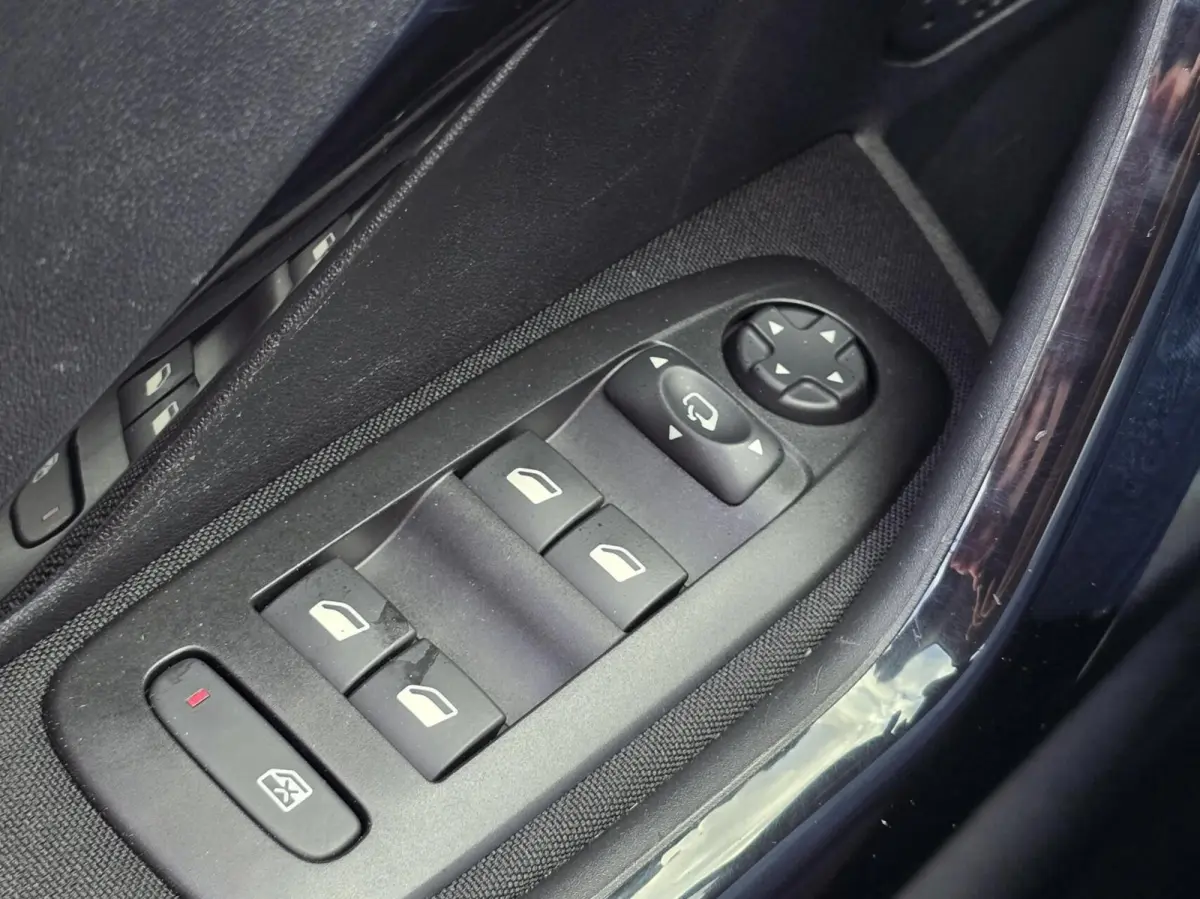 1.2 PT Signature Carplay/Trekhaak/Distrib. vv