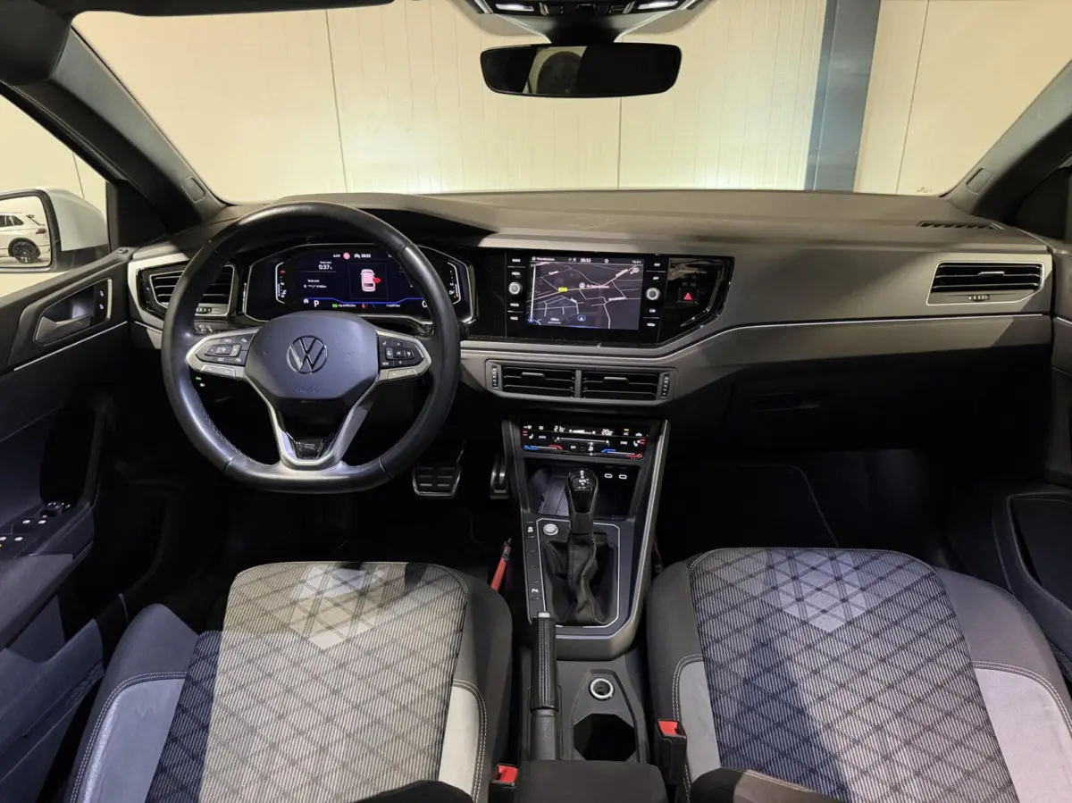 1.0 TSI R-Line Pano Virtual Sfeer IQ Light