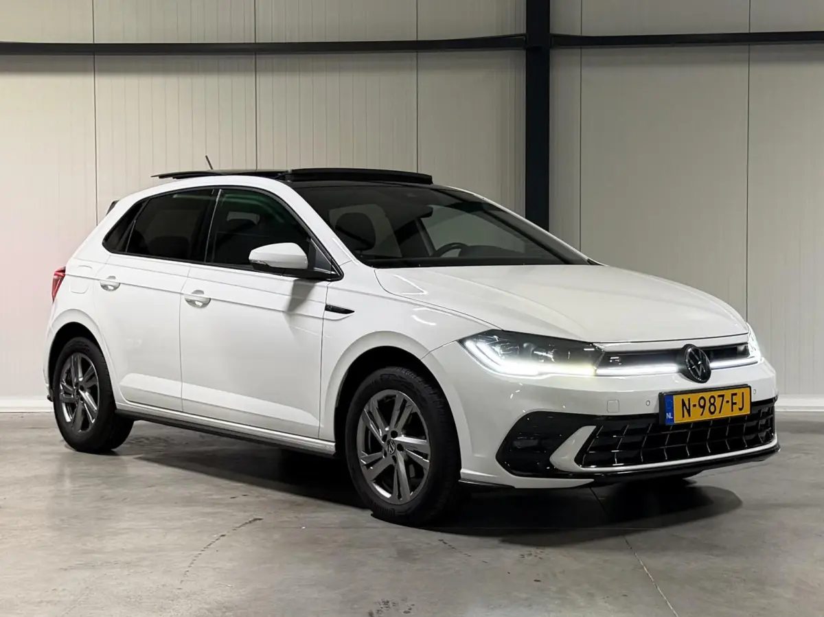 1.0 TSI R-Line Pano Virtual Sfeer IQ Light