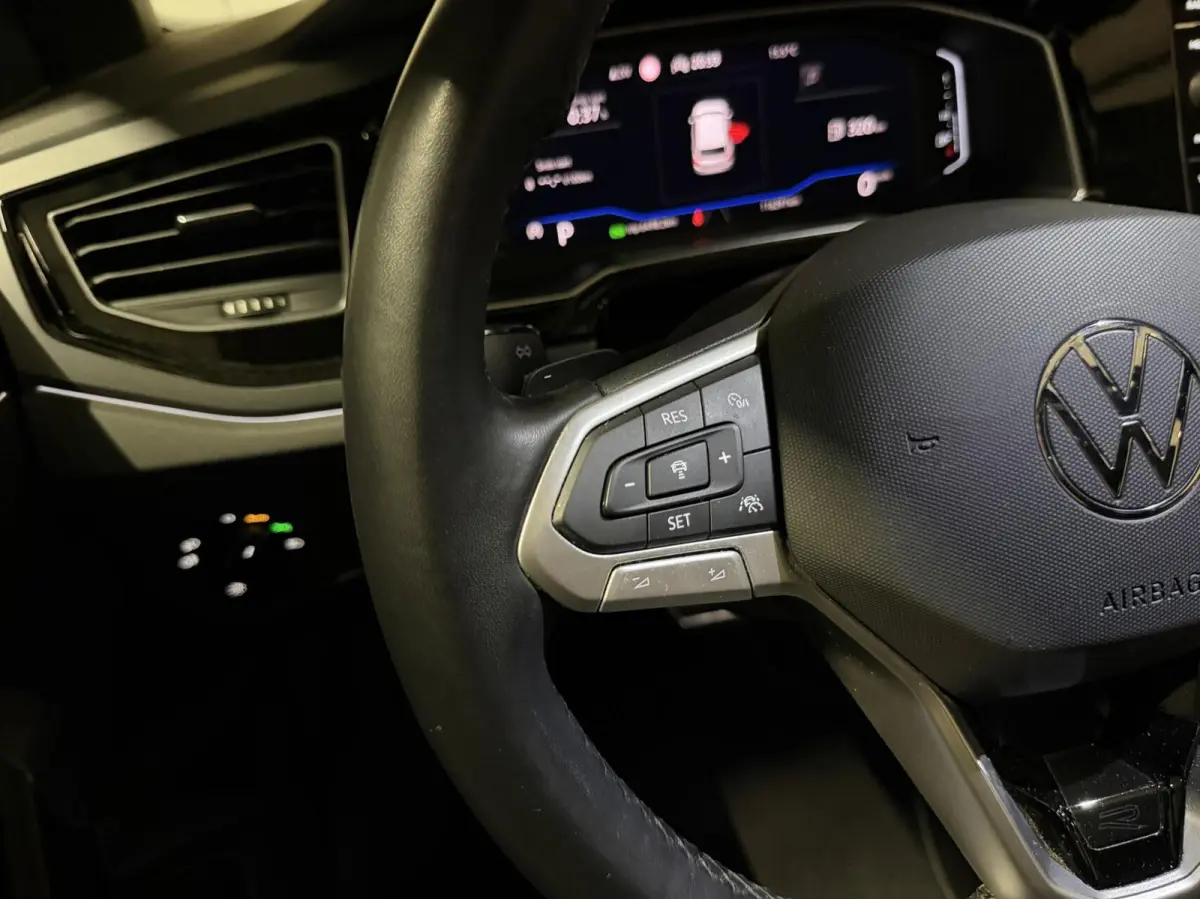 1.0 TSI R-Line Pano Virtual Sfeer IQ Light