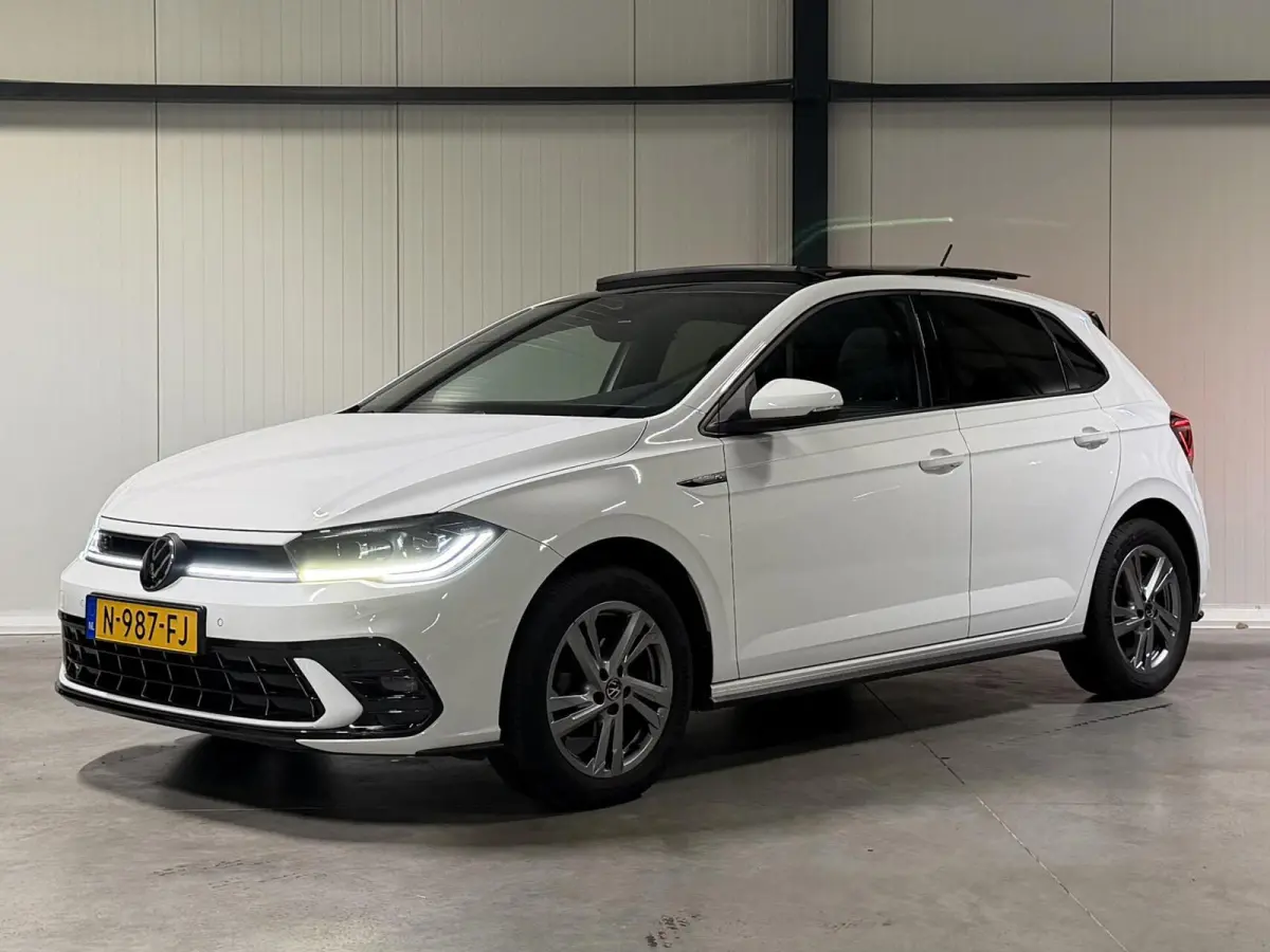 1.0 TSI R-Line Pano Virtual Sfeer IQ Light