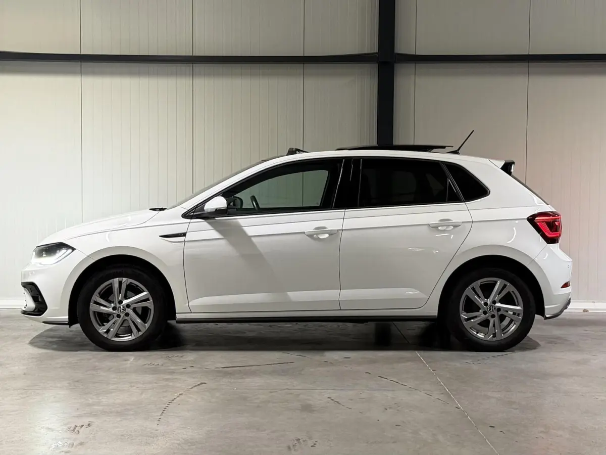 1.0 TSI R-Line Pano Virtual Sfeer IQ Light