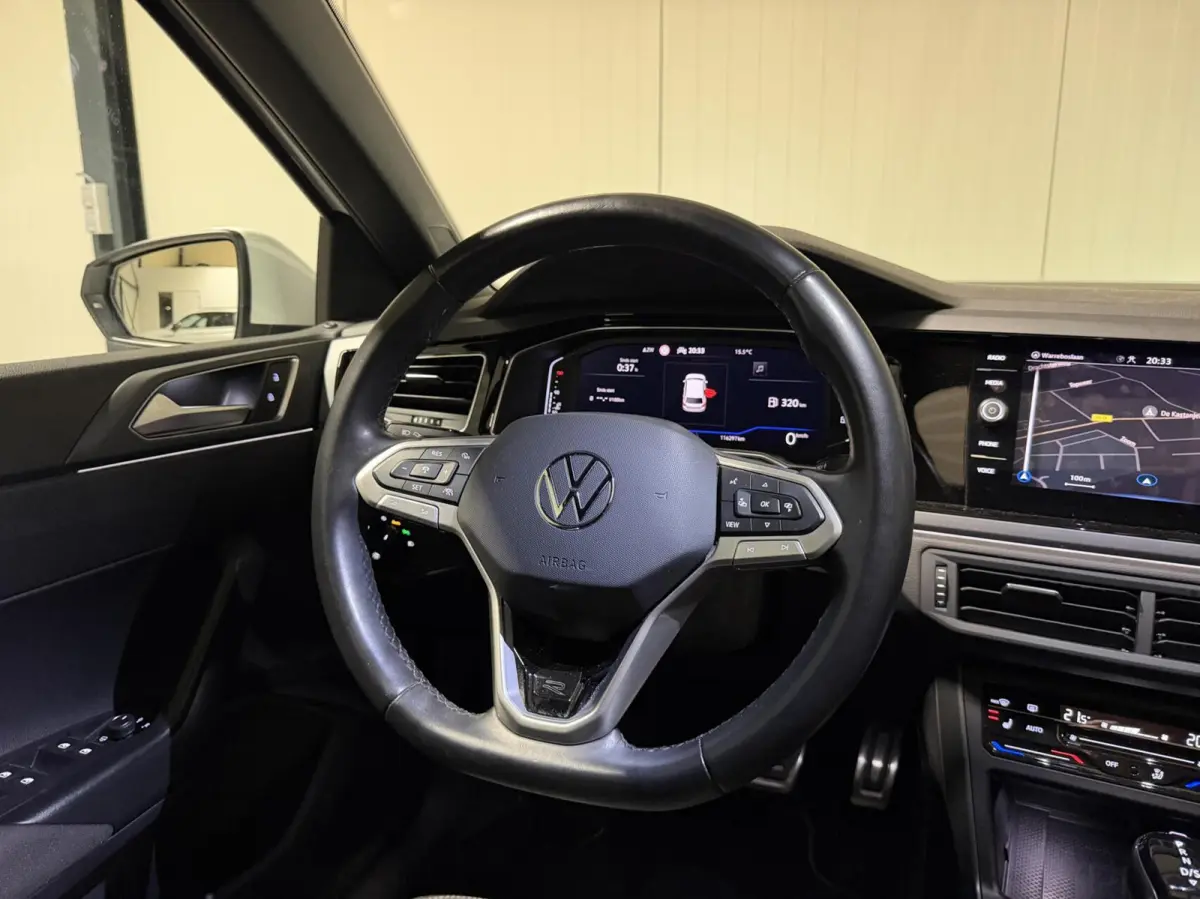 1.0 TSI R-Line Pano Virtual Sfeer IQ Light
