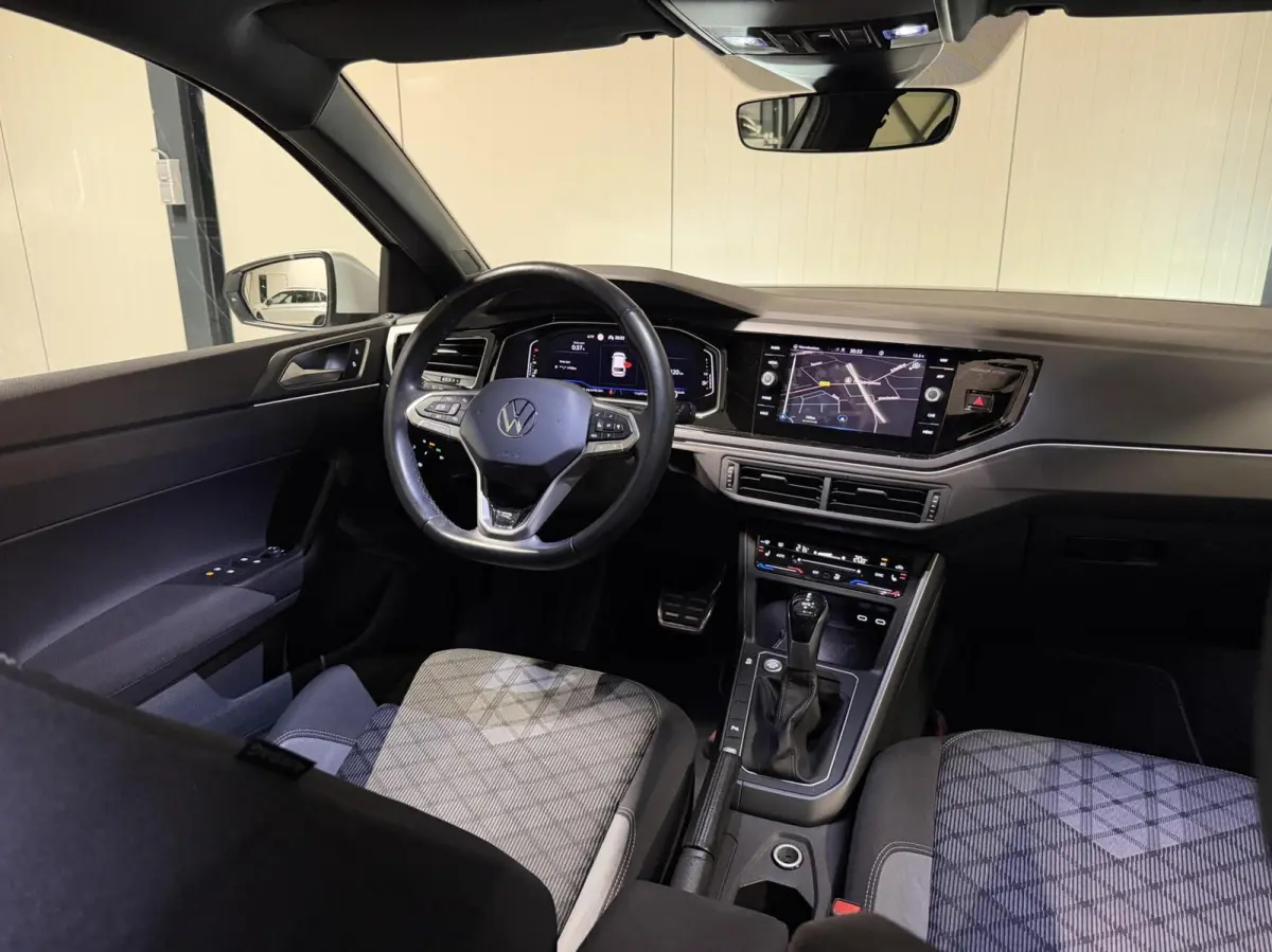 1.0 TSI R-Line Pano Virtual Sfeer IQ Light