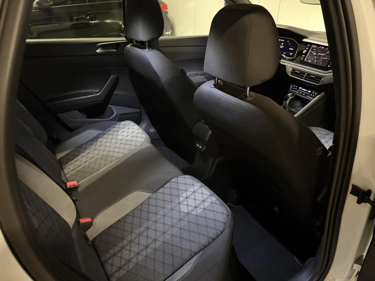 1.0 TSI R-Line Pano Virtual Sfeer IQ Light