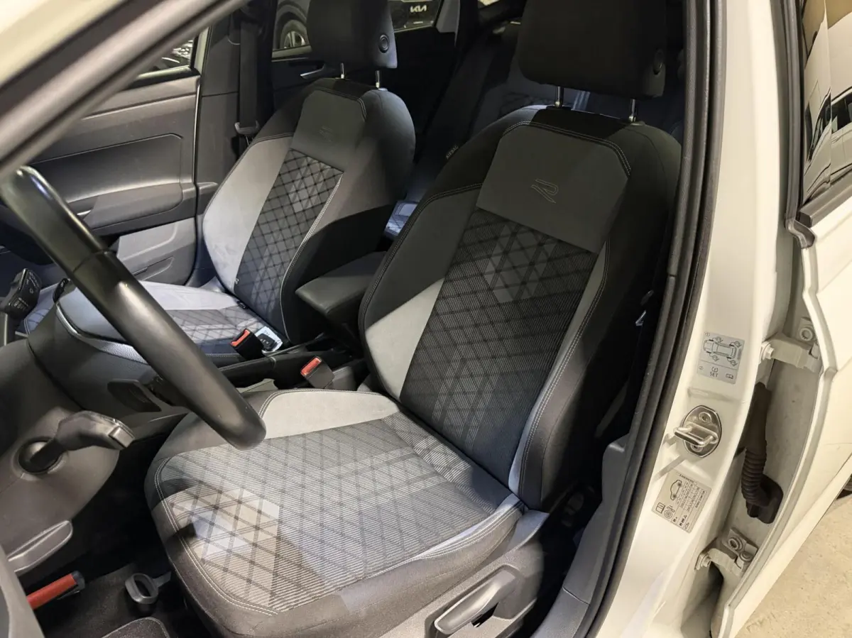 1.0 TSI R-Line Pano Virtual Sfeer IQ Light