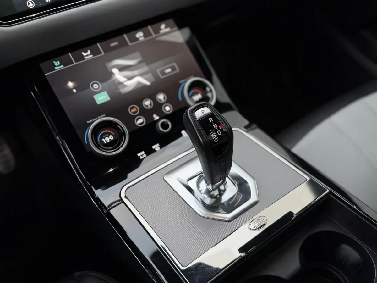 2.0 P200 AWD R-Dynamic S | NL-Auto/Pano-dak/20-inch/Meridian/Carplay/Leder