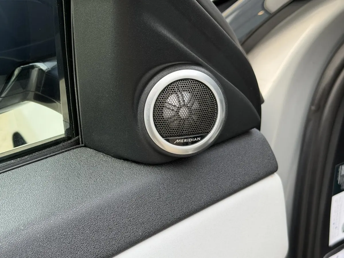 2.0 P200 AWD R-Dynamic S | NL-Auto/Pano-dak/20-inch/Meridian/Carplay/Leder