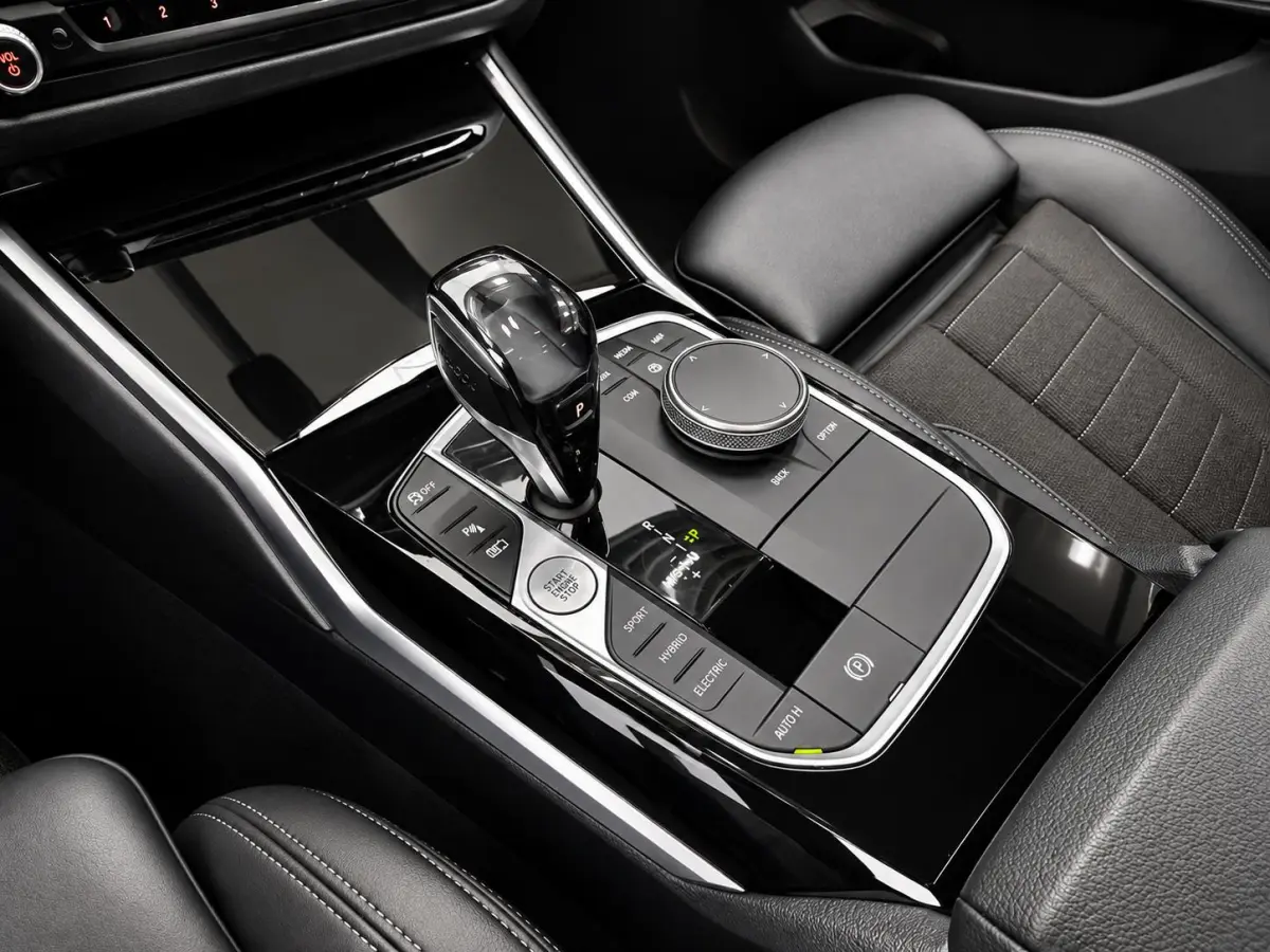 330e Sportline Panoramadak Navi Carplay Cruise Control Full LED PDC VA Privacy Glass Live Cockpit Professional DAB+ Shadowline Hemel Antraciet