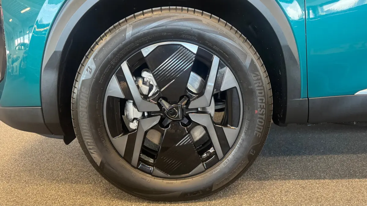 Envy | Active Safety Brake met camera en radar (automatisch noodremsysteem) met Distance Alert (waarschuwing dreigende aanrijding) | Advanced Active Safety Brake met camera en radar | Climat