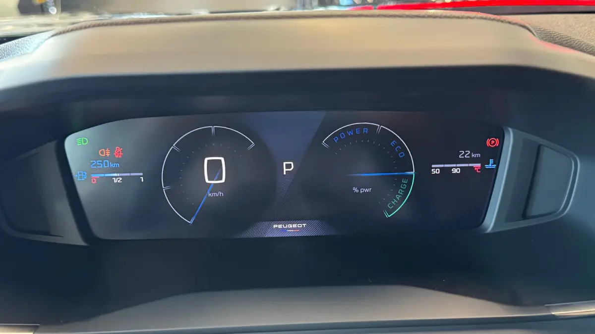 Envy | Active Safety Brake met camera en radar (automatisch noodremsysteem) met Distance Alert (waarschuwing dreigende aanrijding) | Advanced Active Safety Brake met camera en radar | Climat