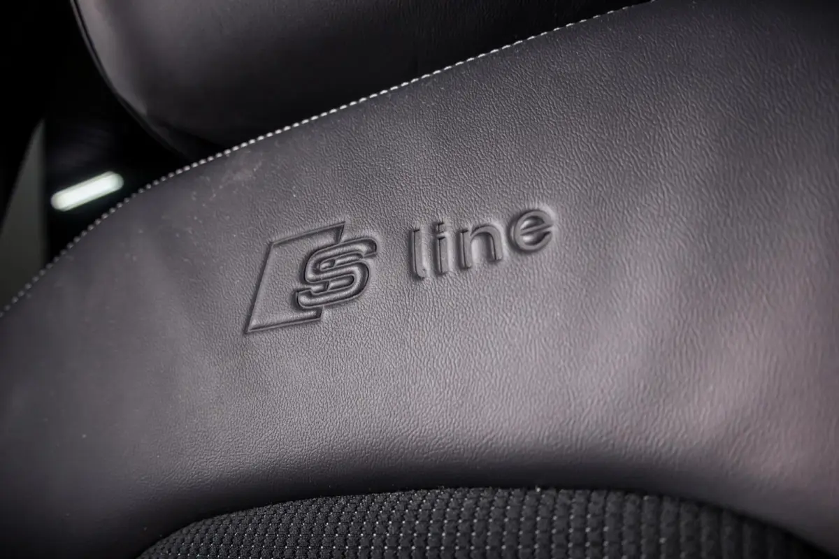 1.8 TFSI S-Line|Carplay|Trekhaak|PDC|Automaat|Half-Leder