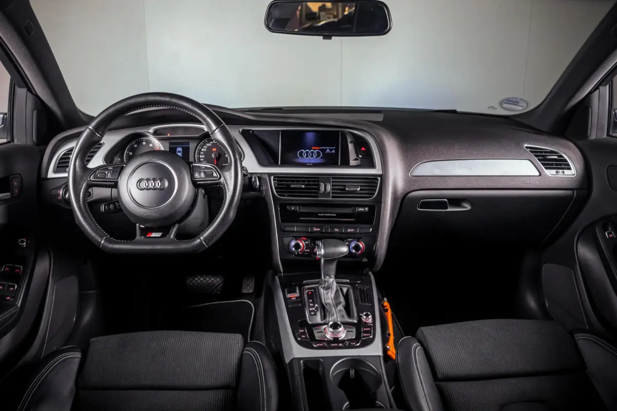 1.8 TFSI S-Line|Carplay|Trekhaak|PDC|Automaat|Half-Leder