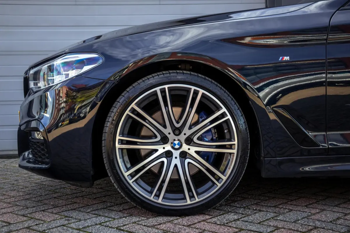 530i M-Sport|Pano|HUD|H&K|Nappa|Trekhaak|20"|Keyless