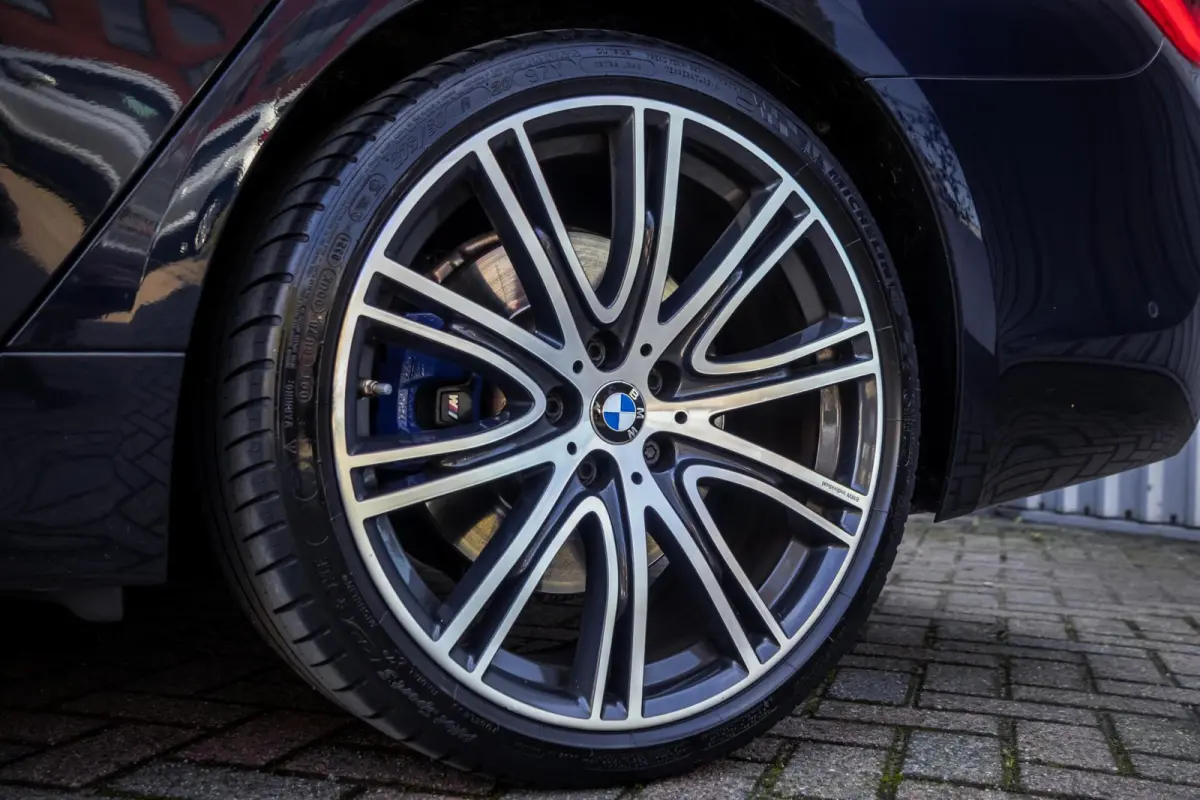 530i M-Sport|Pano|HUD|H&K|Nappa|Trekhaak|20"|Keyless