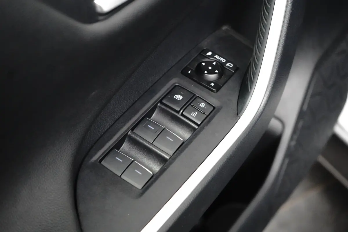 2.5 Hybrid Style BI-Tone | 1e Eigenaar! | JBL | LED | Half Leder | Stoel/Stuur Verwarming | Clima | Camera | Navi | Cruise Adaptive | Keyless | Lichtmetalen Velgen