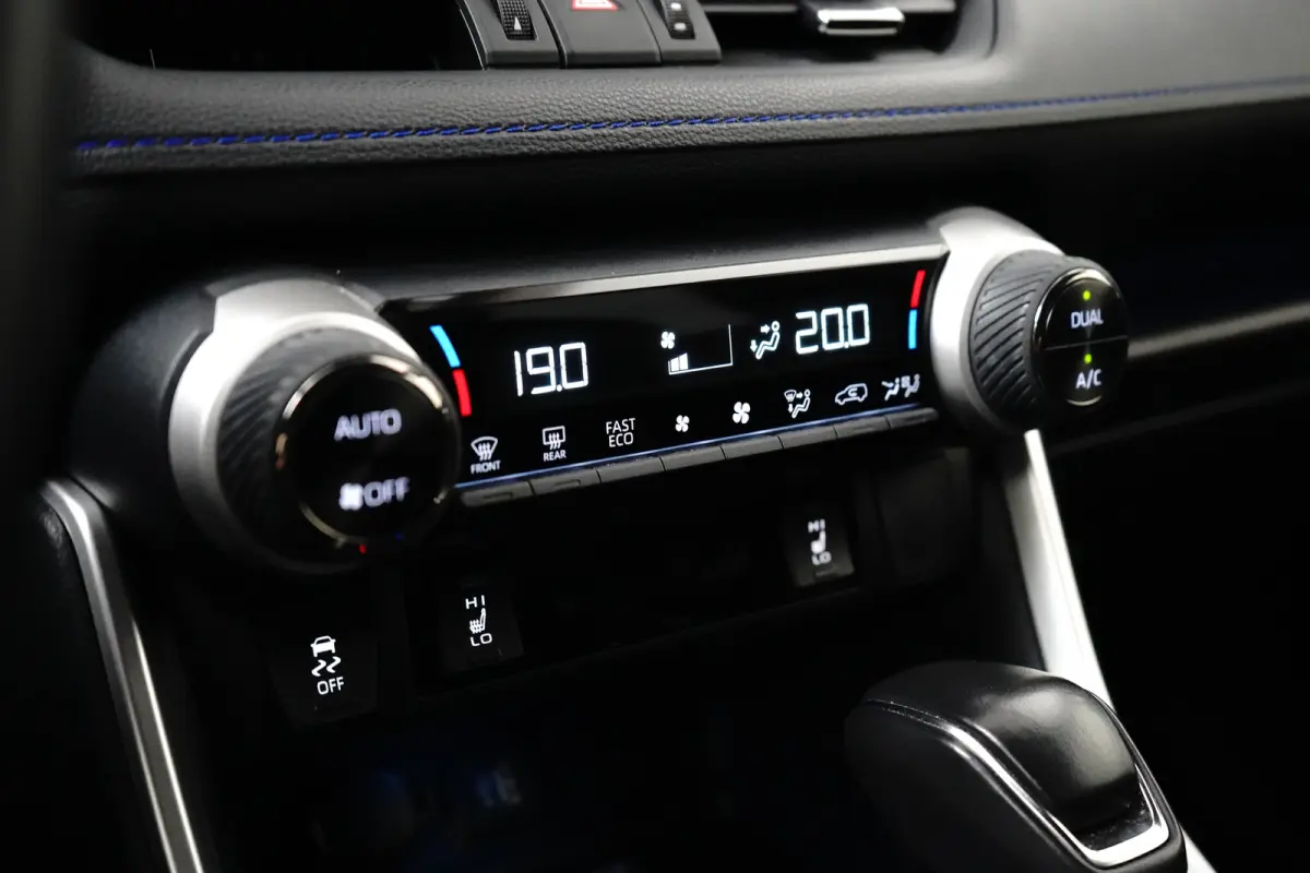 2.5 Hybrid Style BI-Tone | 1e Eigenaar! | JBL | LED | Half Leder | Stoel/Stuur Verwarming | Clima | Camera | Navi | Cruise Adaptive | Keyless | Lichtmetalen Velgen