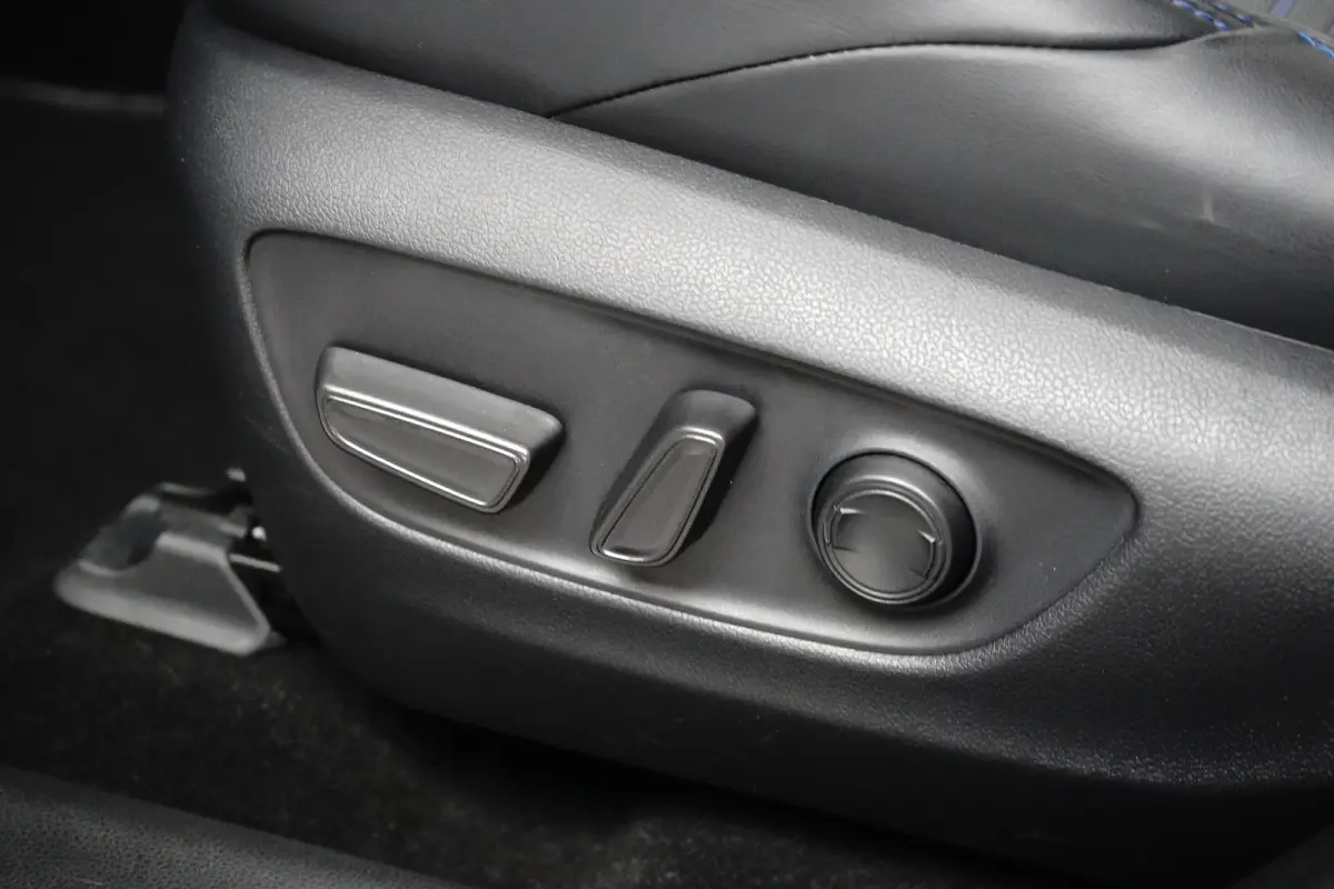 2.5 Hybrid Style BI-Tone | 1e Eigenaar! | JBL | LED | Half Leder | Stoel/Stuur Verwarming | Clima | Camera | Navi | Cruise Adaptive | Keyless | Lichtmetalen Velgen