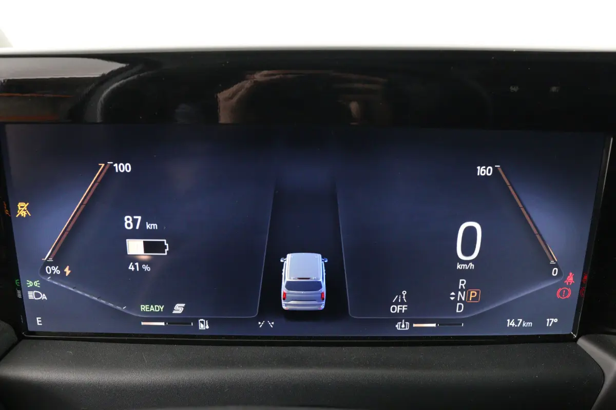 320 L1H1 Limited 71 kWh | Winterpack | Adap. Cruise Control | Trekhaak | Camera | | 13 polige trekhaak met Trailer Sway Control | 2 zitplaatsen rechtsvoor | 3-fase laadkabel mode 3 32A, 10 m