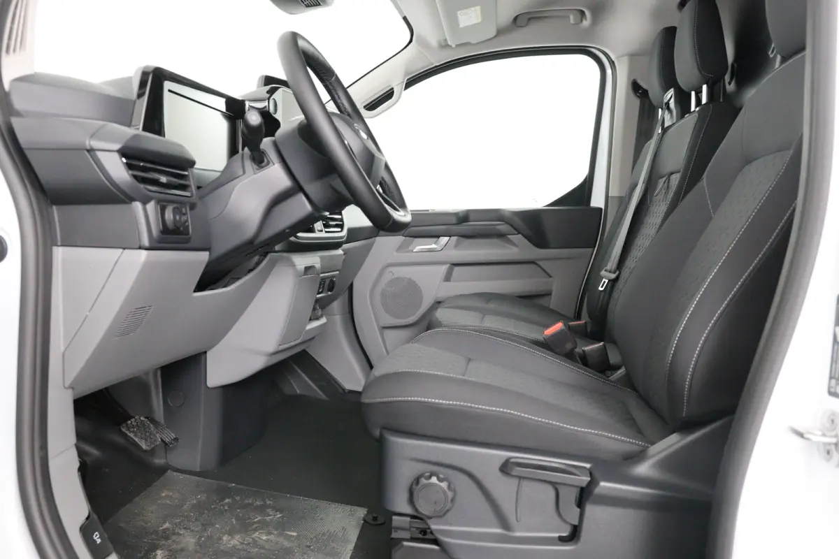 320 L1H1 Limited 71 kWh | Winterpack | Adap. Cruise Control | Trekhaak | Camera | | 13 polige trekhaak met Trailer Sway Control | 2 zitplaatsen rechtsvoor | 3-fase laadkabel mode 3 32A, 10 m