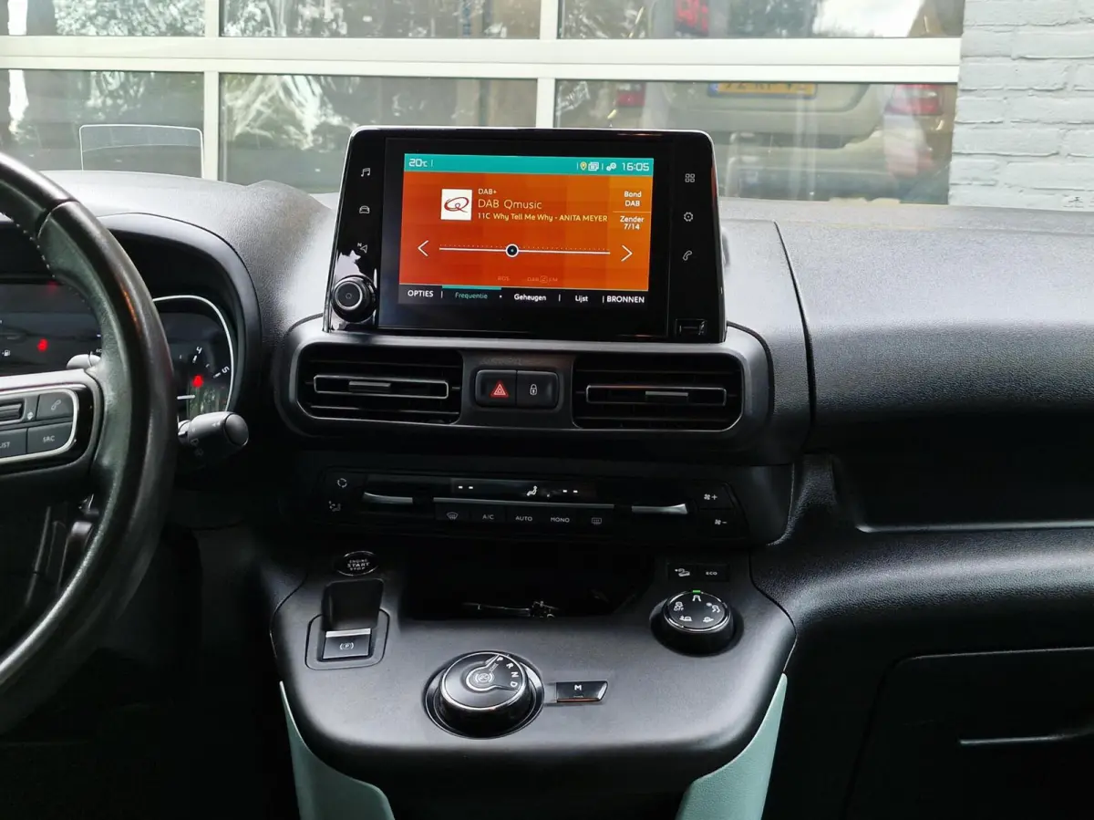 XL 1.2 PureTech Shine 7p.|Automaat|Clima|Carplay|Trekhaak|Camera|Head-up|7-persoons|