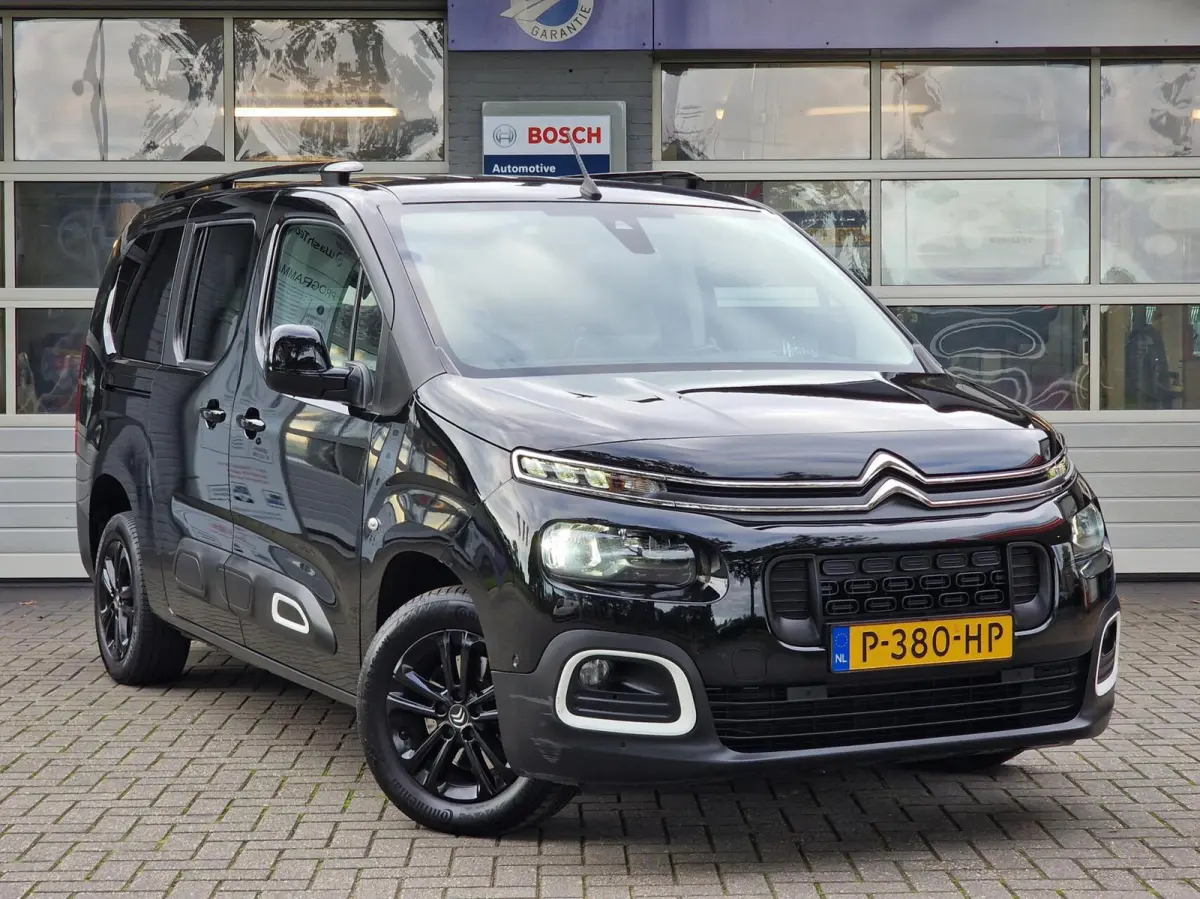 XL 1.2 PureTech Shine 7p.|Automaat|Clima|Carplay|Trekhaak|Camera|Head-up|7-persoons|