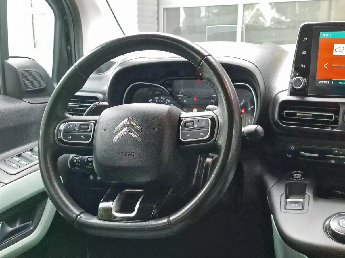XL 1.2 PureTech Shine 7p.|Automaat|Clima|Carplay|Trekhaak|Camera|Head-up|7-persoons|
