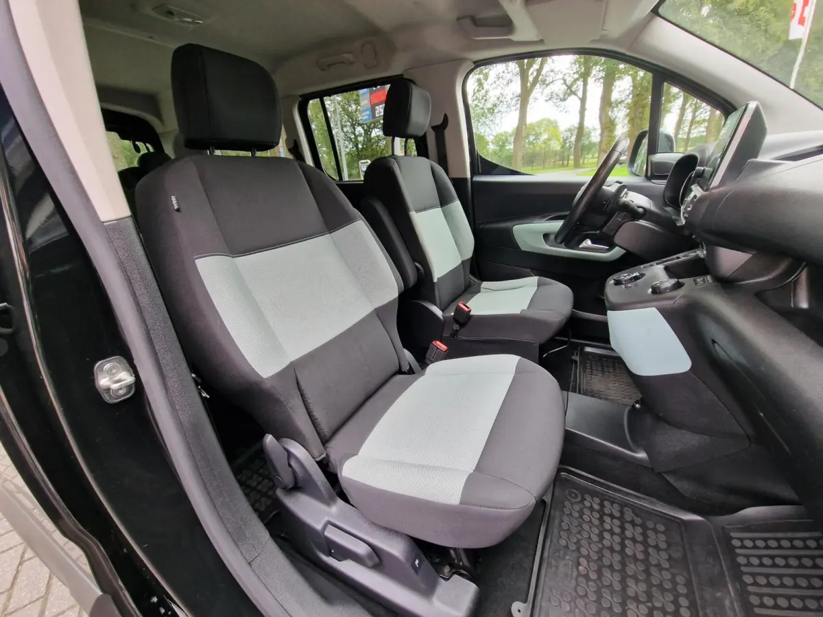 XL 1.2 PureTech Shine 7p.|Automaat|Clima|Carplay|Trekhaak|Camera|Head-up|7-persoons|