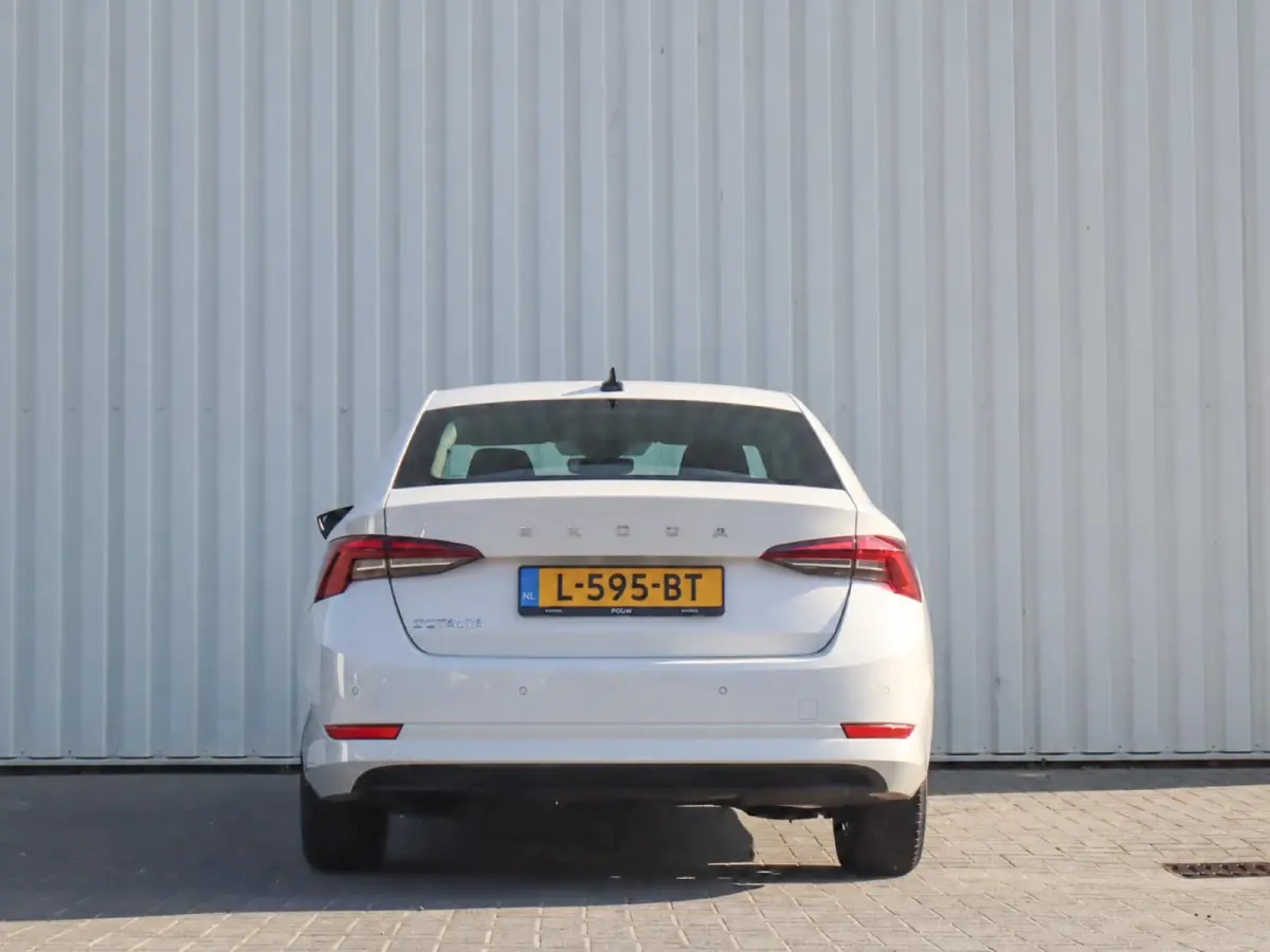 1.0 TSI 110pk Ambition | Cruise Control | Apple Carplay/Android Auto | LED Koplampen | Parkeersensor Achter