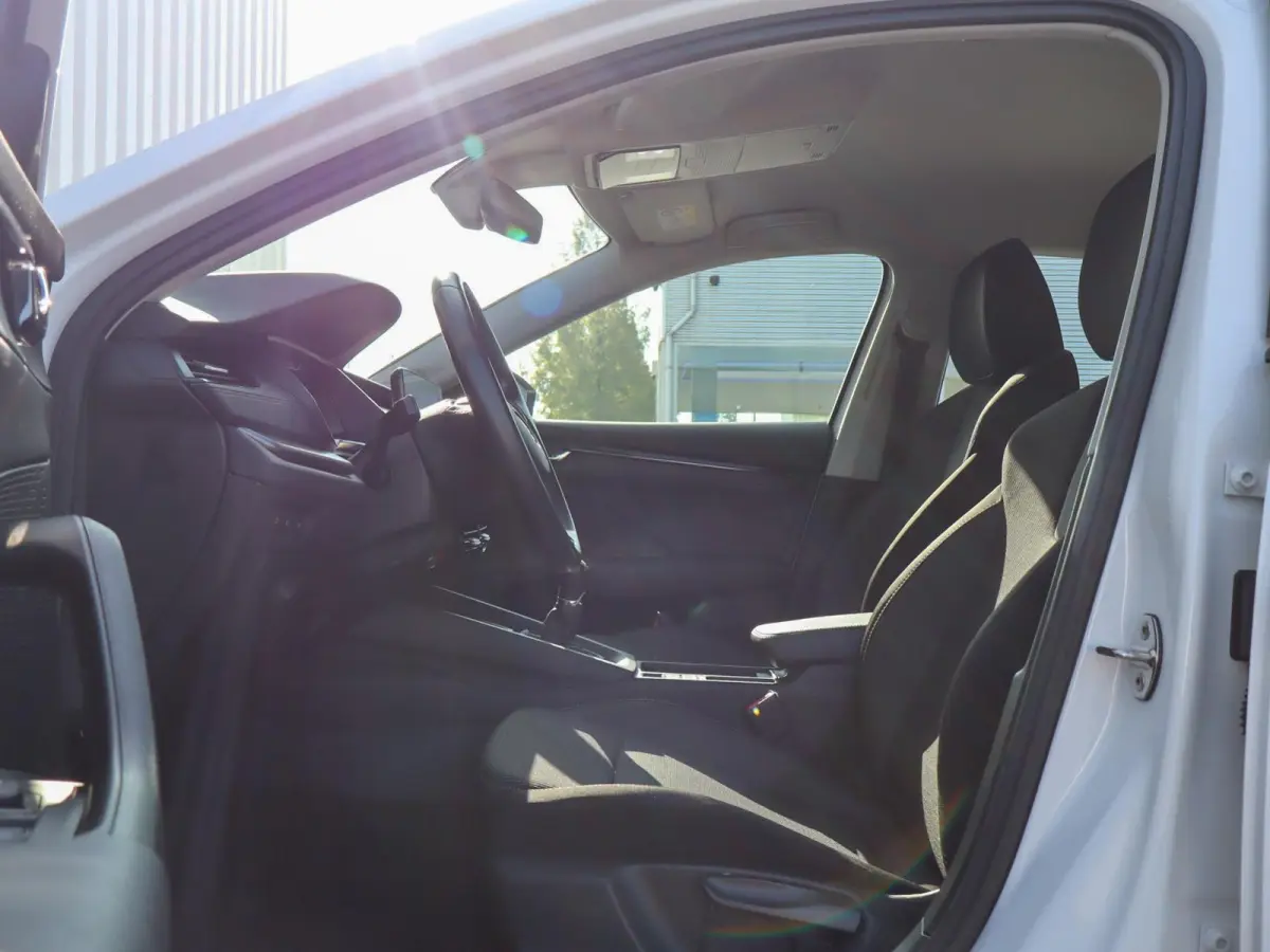 1.0 TSI 110pk Ambition | Cruise Control | Apple Carplay/Android Auto | LED Koplampen | Parkeersensor Achter