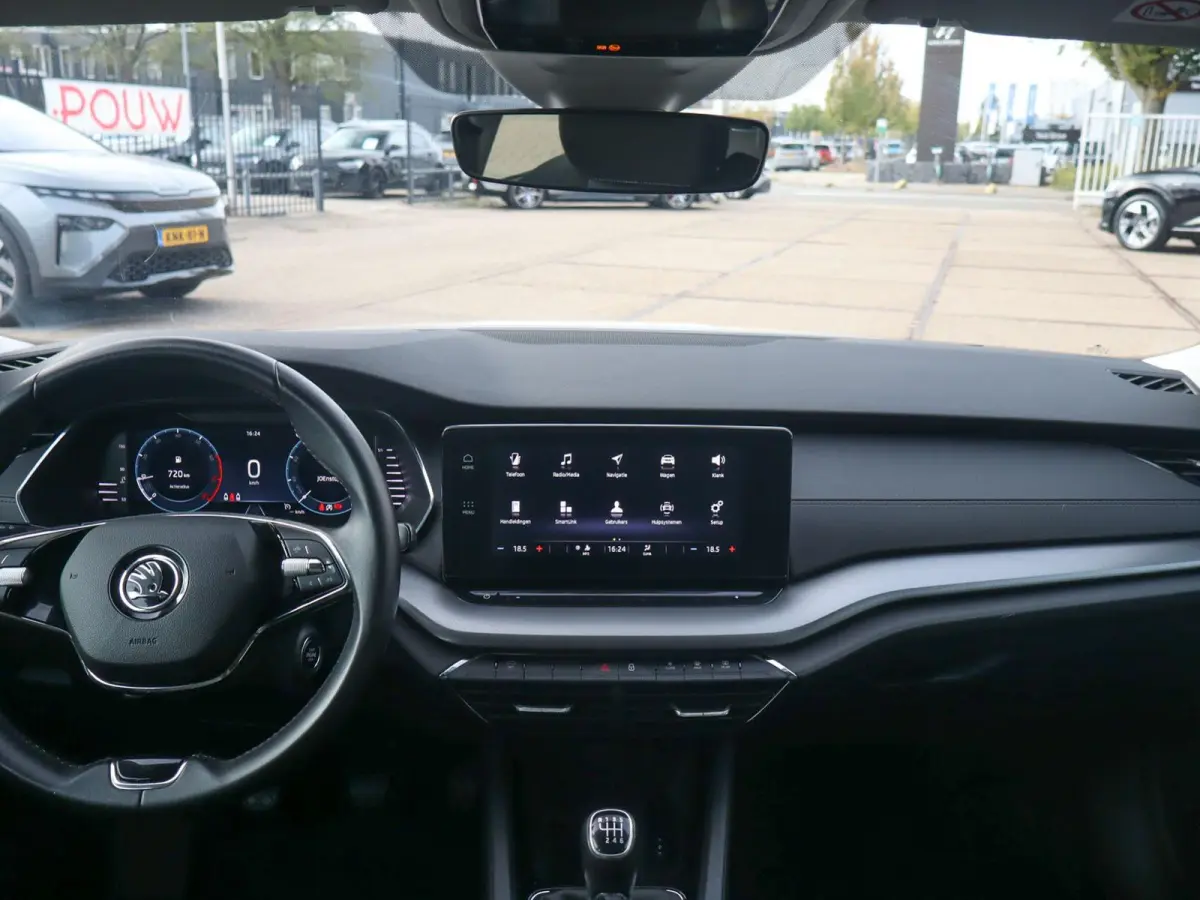 1.0 TSI 110pk Ambition | Cruise Control | Apple Carplay/Android Auto | LED Koplampen | Parkeersensor Achter
