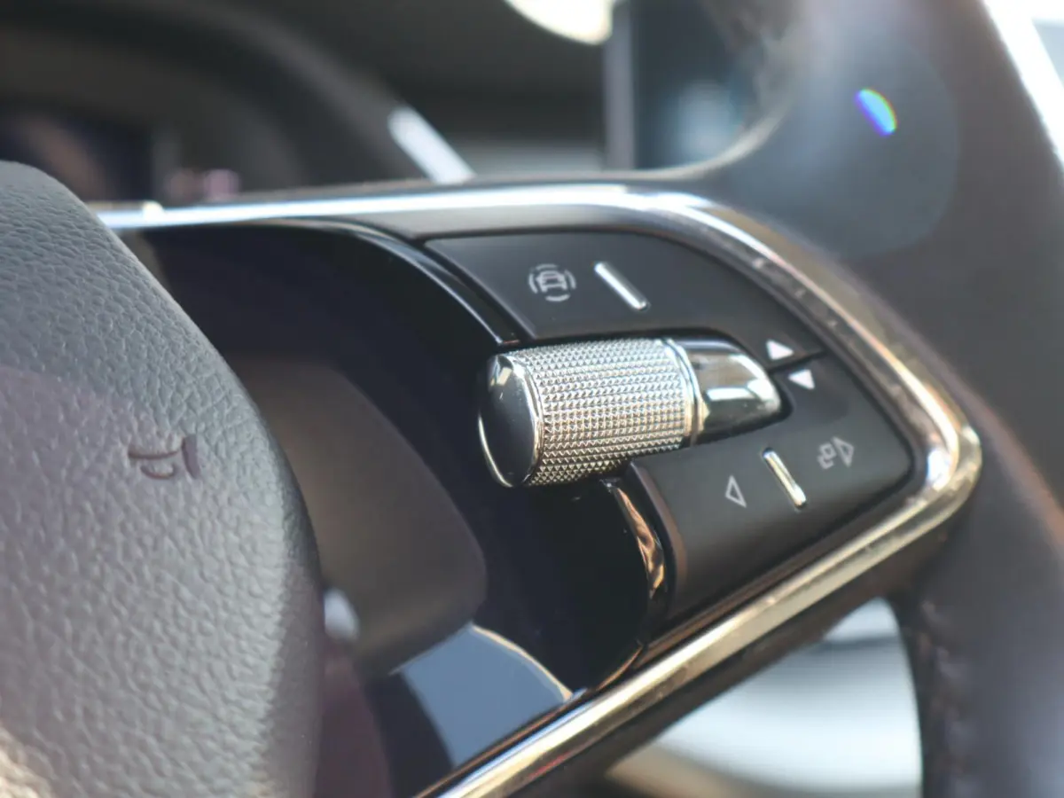 1.0 TSI 110pk Ambition | Cruise Control | Apple Carplay/Android Auto | LED Koplampen | Parkeersensor Achter