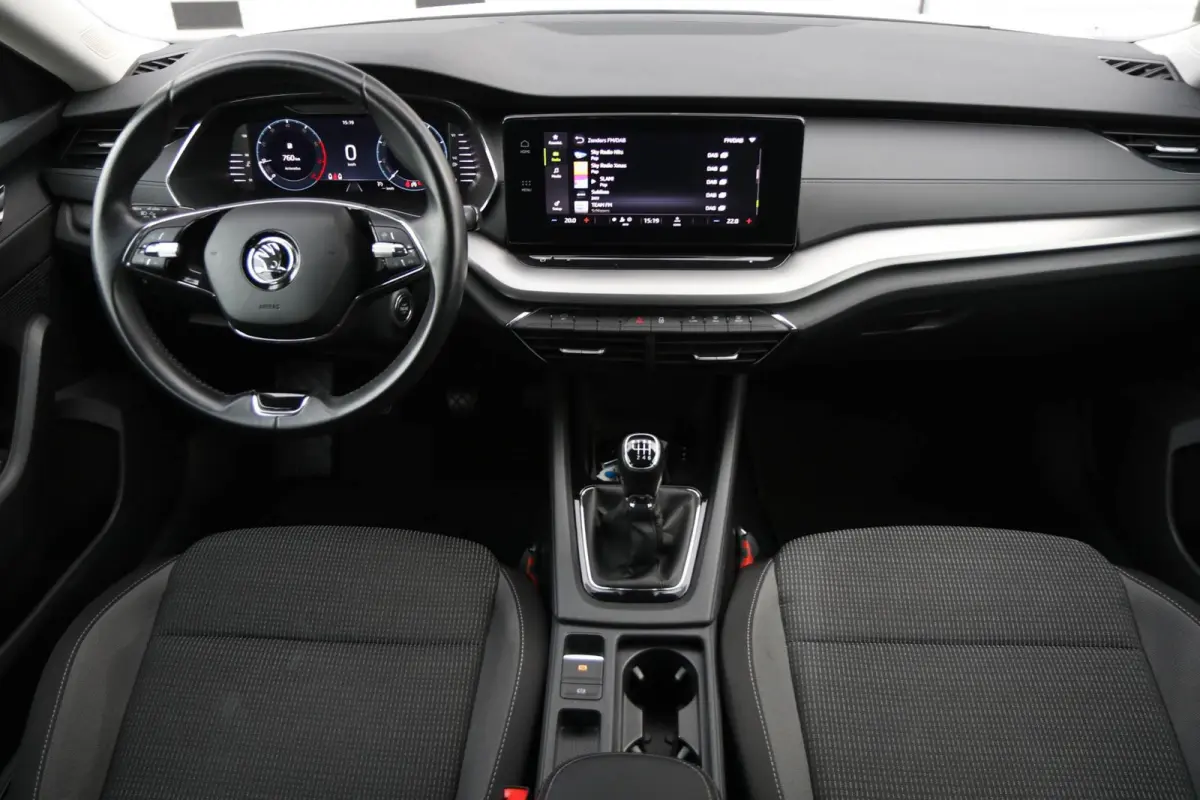 1.0 TSI 110pk Ambition | Navigatie | Smart Link | Parkeersensoren Achter