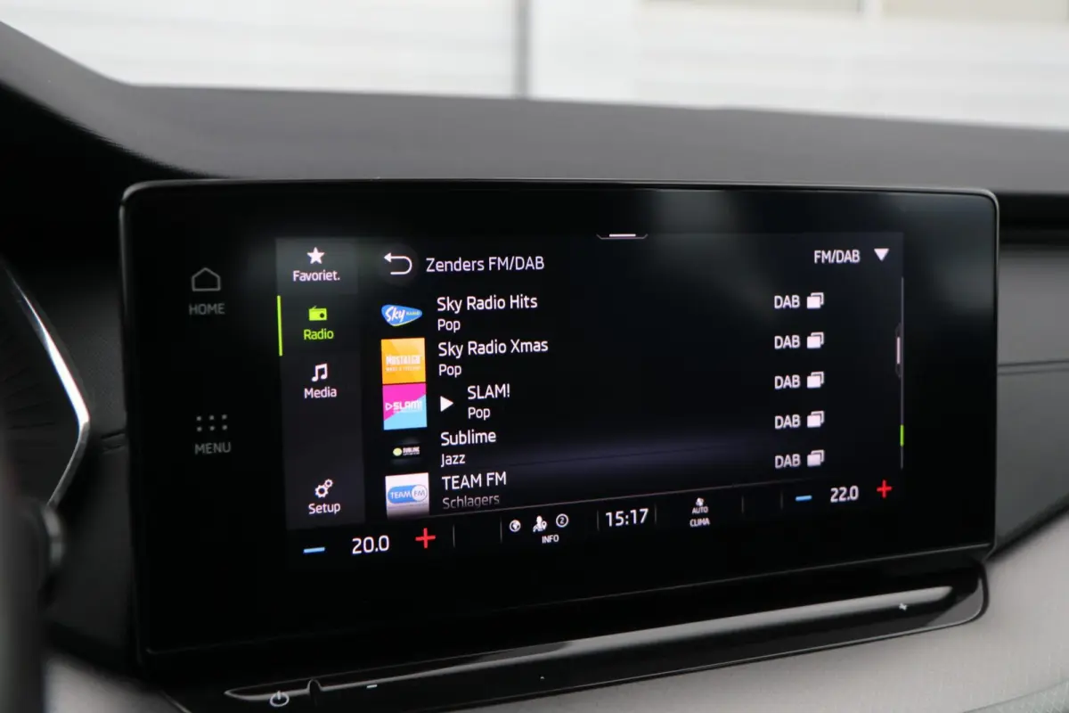 1.0 TSI 110pk Ambition | Navigatie | Smart Link | Parkeersensoren Achter