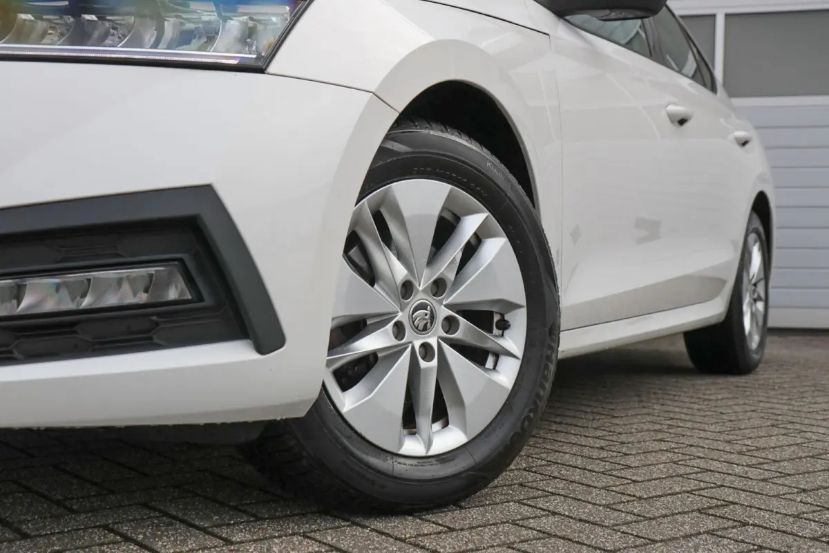 1.0 TSI 110pk Ambition | Navigatie | Smart Link | Parkeersensoren Achter
